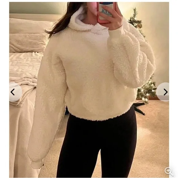 NWT GILLY HICKS Ivory Sherpa Fleece hoodie. MEDIUM - Picture 4 of 4